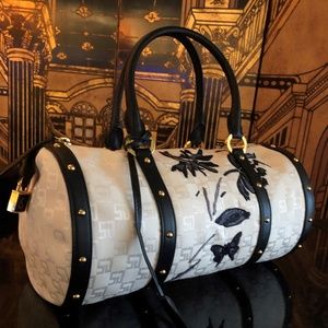 NWT ST. JOHN COUTURE HARMONY ROLL BAG